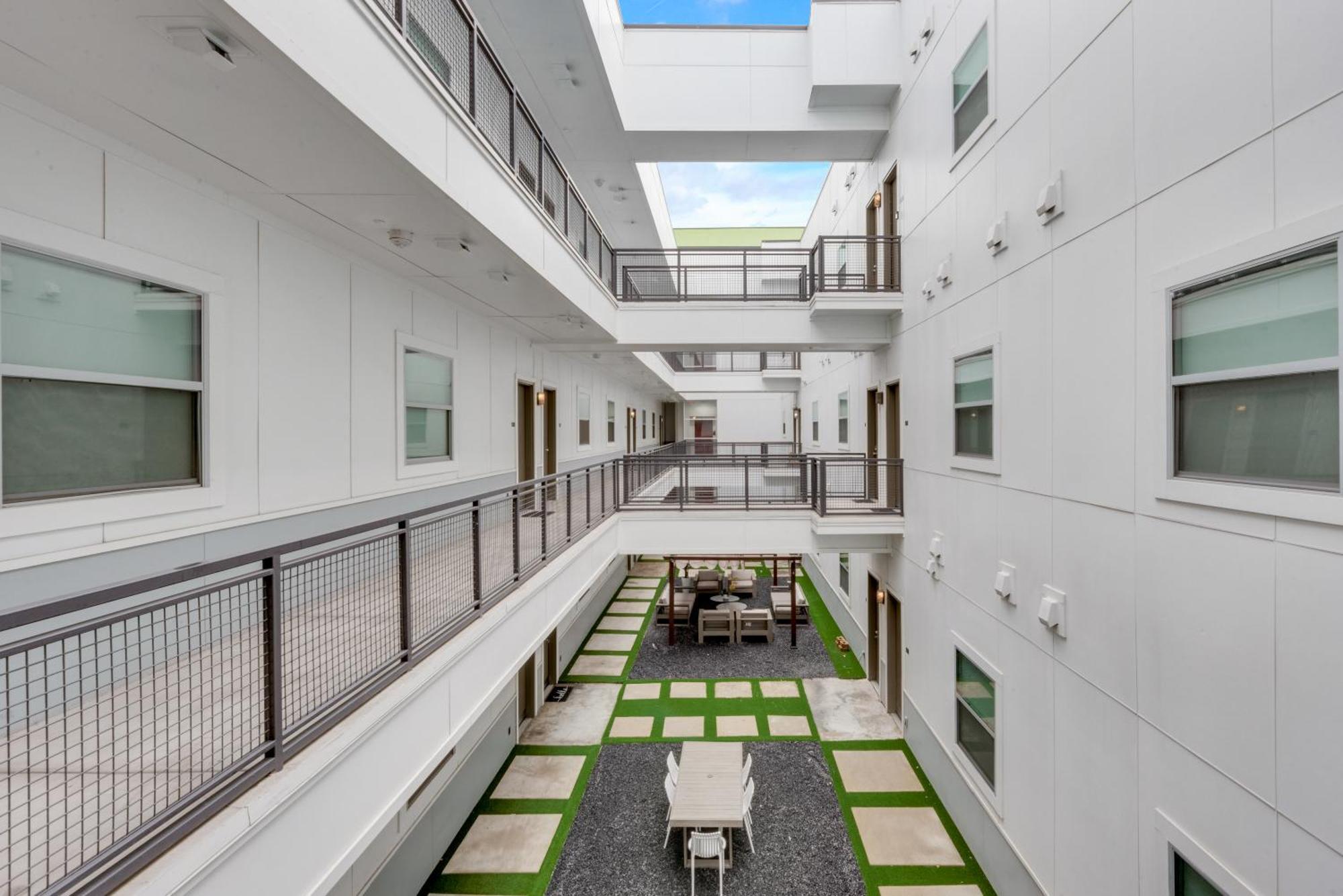 Snazzy Loft Style 2Br I Gym I Parking I Workspace Dallas Kültér fotó